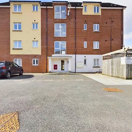 Chic City Centre Apartment With Allocated Parking Swansea Eksteriør billede